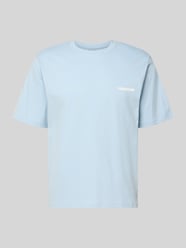 t-shirt z logo i okrągłym dekoltem od REVIEW - 40