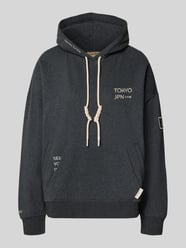 Oversized Hoodie mit Känguru-Tasche von Smith and Soul - 13