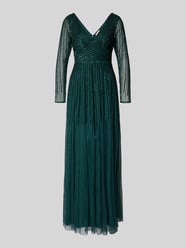 Abendkleid mit V-Ausschnitt von Lace & Beads - 42