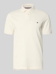 Koszulka polo o kroju regular fit z mieszanki bawełny od Tommy Hilfiger - 43