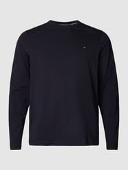 PLUS SIZE Slim Fit Longsleeve mit Label-Detail von Tommy Hilfiger Big & Tall Blau - 44