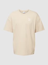 Oversized T-Shirt mit Label-Print Modell 'CLASSICS' von PUMA PERFORMANCE Beige - 24