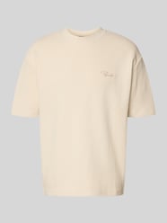Oversized T-Shirt mit Strukturmuster und Label-Stitching von PEGADOR - 32