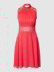 Cocktailkleid mit Taillenpasse aus Spitze von V.M. Rot - 43