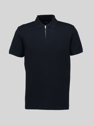 Koszulka polo o kroju regular fit z fakturowanym wzorem od MCNEAL - 24