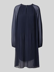 Fließendes Langarmkleid mit Plisseefalten von Christian Berg Woman Selection Blau - 23