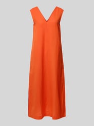 Leinenkleid mit V-Ausschnitt von Christian Berg Woman Orange - 47