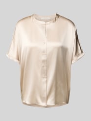 relaxed fit zijden blouse met ronde hals van HERZENS Beige - 10