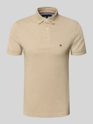 Slim Fit Poloshirt aus Baumwoll-Elasthan-Mix von Tommy Hilfiger Beige - 27