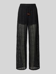 Spodnie szerokie z koronki model ‘MAYA’ od Vero Moda - 17