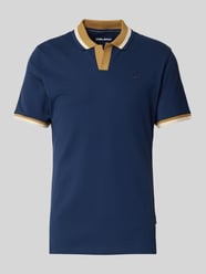 Regular Fit Poloshirt mit V-Ausschnitt Modell 'Evo' von Blend - 16