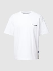 T-Shirt mit Label-Print Modell 'Plágia' von PEQUS Weiß - 6