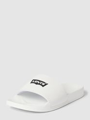 Slides mit Label-Print Modell 'JUNE BATWING' von Levi’s® Acc. Weiß - 10