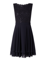 Cocktailkleid aus Spitze und Chiffon von Jake*s Cocktail Blau - 46