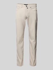 Chinosy o kroju tapered fit z fakturowanym wzorem model ‘Lyon’ od Pierre Cardin - 17
