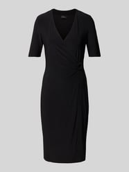 Sukienka midi taliowana w stylu kopertowym od s.Oliver BLACK LABEL - 33