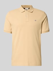 Slim Fit Poloshirt mit Logo-Stitching von GANT Beige - 47