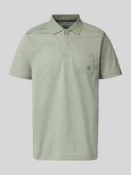Koszulka polo o kroju regular fit z kieszenią na piersi od LERROS - 15