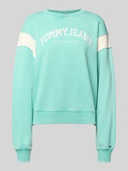 Boxy fit sweatshirt van katoenmix model 'VARSITY CREW' van Tommy Jeans - 10