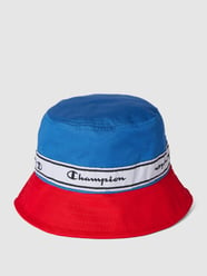 Bucket Hat mit Kontraststreifen und Brand-Schriftzug von CHAMPION Blau - 20