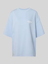 Oversized t-shirt z nadruk z napisem z tyłu od Karo Kauer - 8