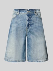 Szorty jeansowe o kroju baggy fit z 5 kieszeniami od Review - 18