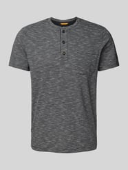 T-Shirt mit Henley-Kragen von camel active - 8