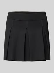 Ausgestellter Sport-Rock mit integrierter Radlerhose von Lacoste Sport - 18