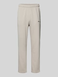 Spodnie dresowe o kroju regular fit z wyhaftowanym logo od Champion - 21