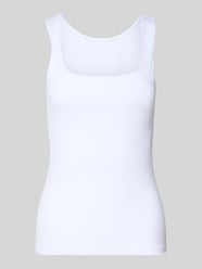 Top typu tank o kroju slim fit z dekoltem w łódkę model 'LULA' od PIECES - 36