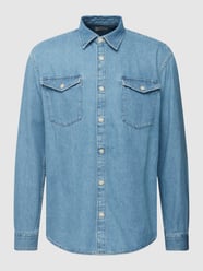 Koszula jeansowa o kroju regular fit z kieszeniami na piersi od Esprit Niebieski - 23