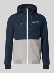 Kurtka z kapturem i zamkiem błyskawicznym model 'RUSH' od JACK & JONES - 38