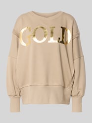 Oversized Sweatshirt aus reiner Baumwolle mit Statement-Print von miss goodlife Beige - 12