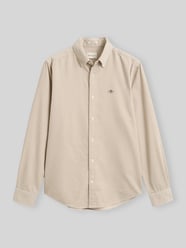 Regular Fit Cordhemd mit Logo-Stitching von GANT Beige - 2