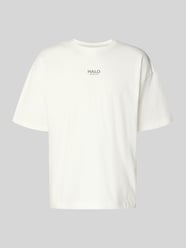 „T-shirt o pudełkowym kroju z nadrukiem z logo” od HALO - 44