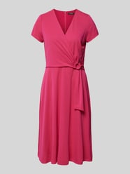 Sukienka o długości do kolan w kopertowym stylu model ‘KARLEE’ od Lauren Ralph Lauren Fuksjowy - 10