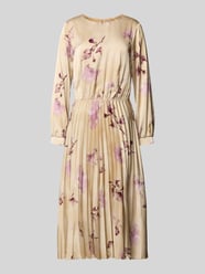 Cocktailkleid mit Plisseefalten von Rinascimento Beige - 15