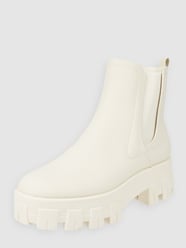 Buty chelsea z podeszwą na platformie model ‘Vaeda’  od Guess Beżowy - 22