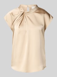 Blouseshirt van satijn met knoopdetail, model 'Fleur Drapy' van Neo Noir Beige - 9