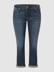 Jeansy PLUS SIZE o kroju boyfriend fit z dodatkiem streczu  od Silver Jeans Niebieski - 27