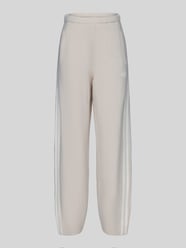 Spodnie dresowe z wysokim stanem z lampasami od adidas Originals - 45