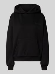 Bluza z kapturem z nadrukiem z logo i kieszenią kangurka od REVIEW - 40