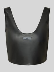 Top mit Label-Badge in Leder-Optik von Karo Kauer - 1