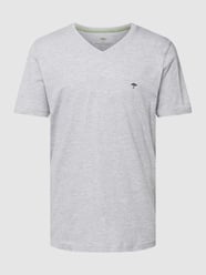 T-shirt z dekoltem w serek od Fynch-Hatton Szary - 16