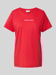 T-Shirt mit Label-Print von Colourful Rebel - 11