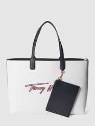 Shopper mit Label-Prägung von Tommy Hilfiger - 45