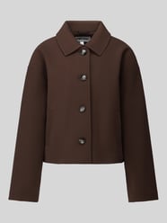 Krótki płaszcz o luźnym kroju z wykładanym kołnierzem model 'AYA' od PIECES - 13