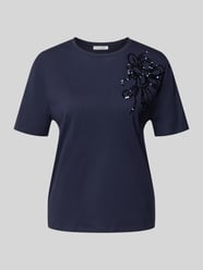 Regular Fit T-Shirt aus reiner Baumwolle mit Blumen-Applikation von Christian Berg Woman - 17