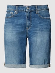 Szorty jeansowe o kroju slim fit z detalem z logo od Calvin Klein Jeans - 14