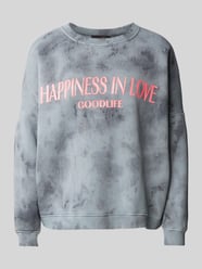 Bluza z nadrukiem z logo od miss goodlife - 17